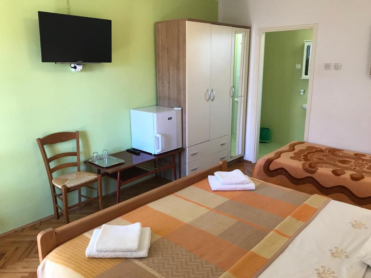 Summer Rooms Baska Buitenkant foto