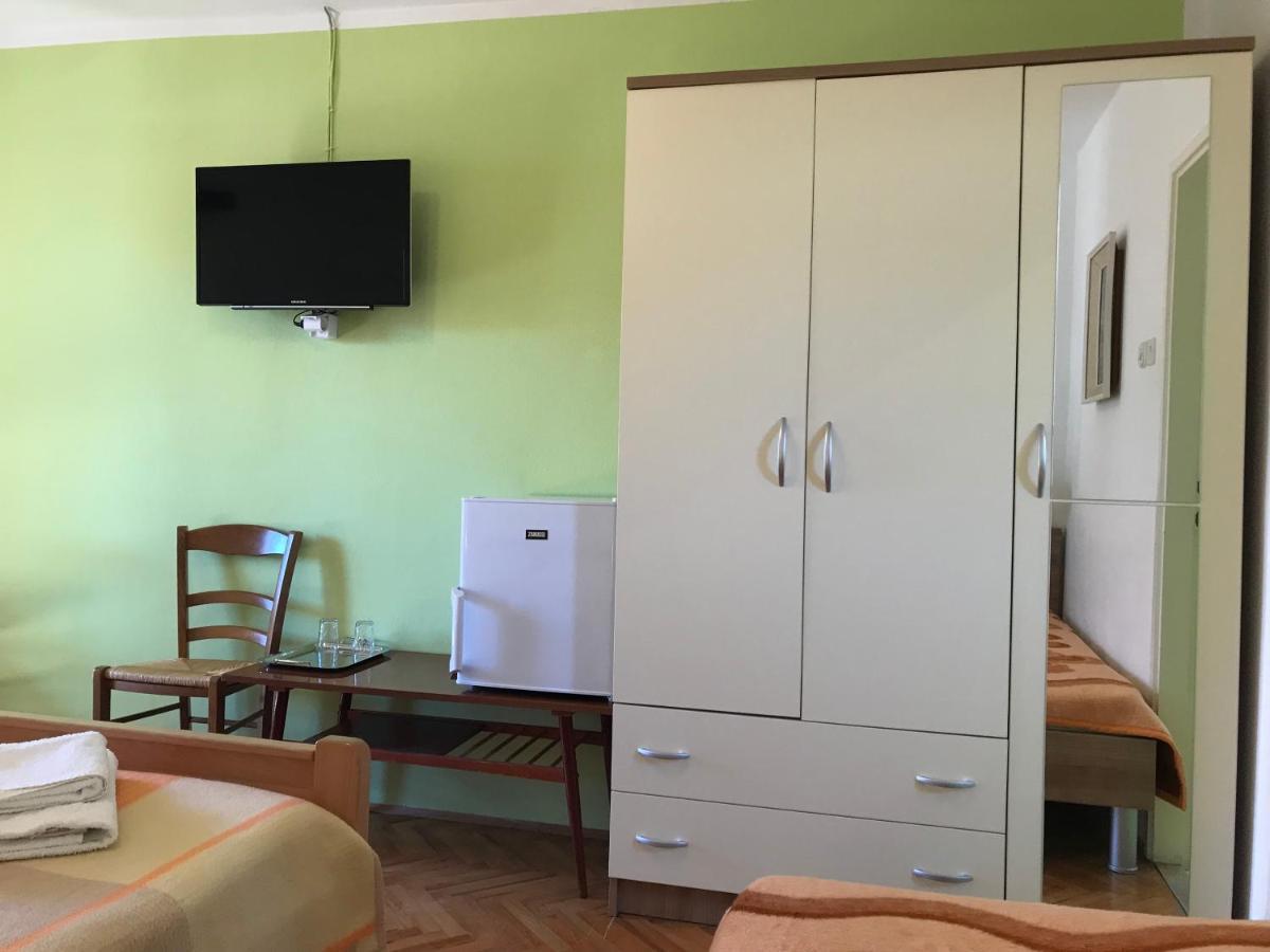 Summer Rooms Baska Buitenkant foto