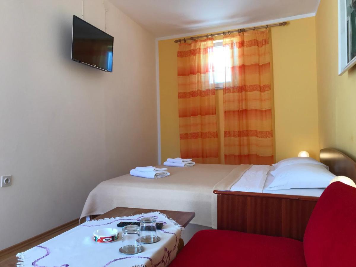 Summer Rooms Baska Buitenkant foto