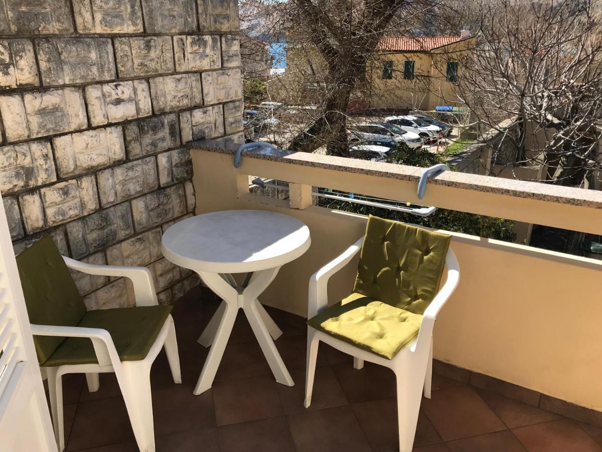 Summer Rooms Baska Buitenkant foto