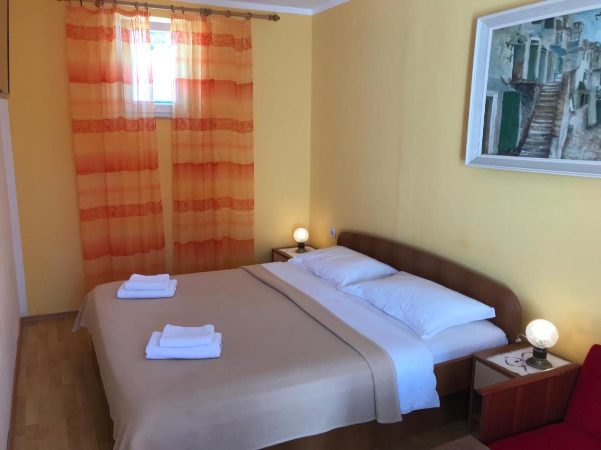 Summer Rooms Baska Buitenkant foto