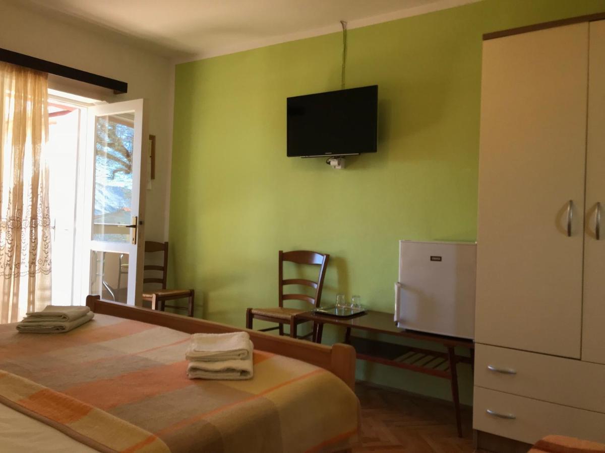 Summer Rooms Baska Buitenkant foto